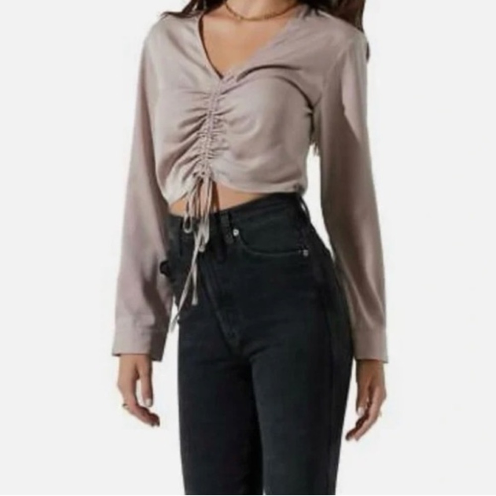 ASTR The Label ruched long sleeve